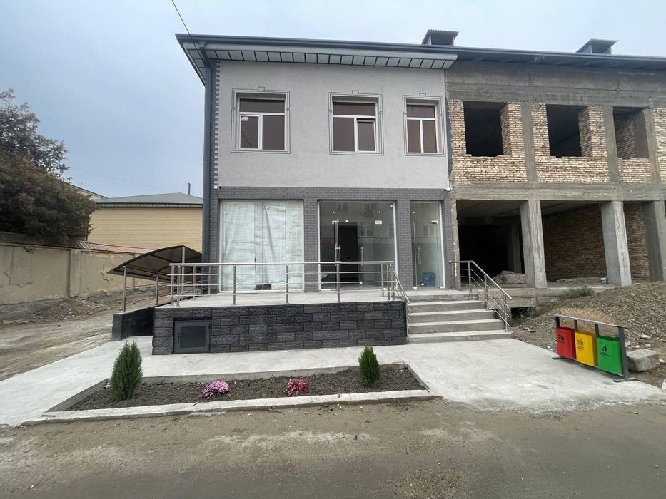 Галаосиё марказида Ижарага 240мкв бино, банк,кадастр,суд ёнида жойлашг