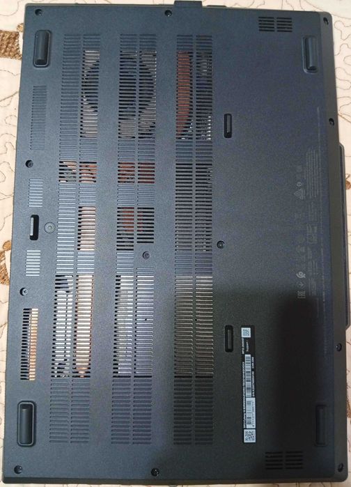Laptop Gaming MSI Cyborg 15 B2RWEKG Intel Core 5 RTX 5050 8GB GDDR7 16GB DDR5 SSD 512GB Garantie + Cooler si Hub USB Cadou