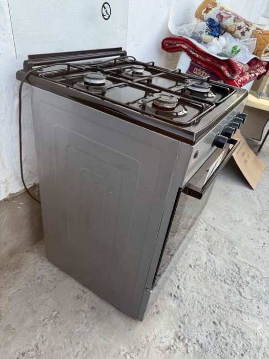 Продам газовую плиту