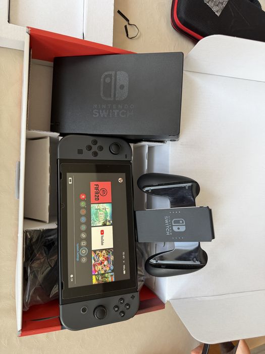 Nintendo switch + 11 игри + калъф за пренасяне + джойстик