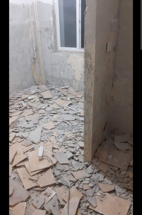 **Decopertare Gresie-Râcâit/Răzuit-Demolat Pereți**