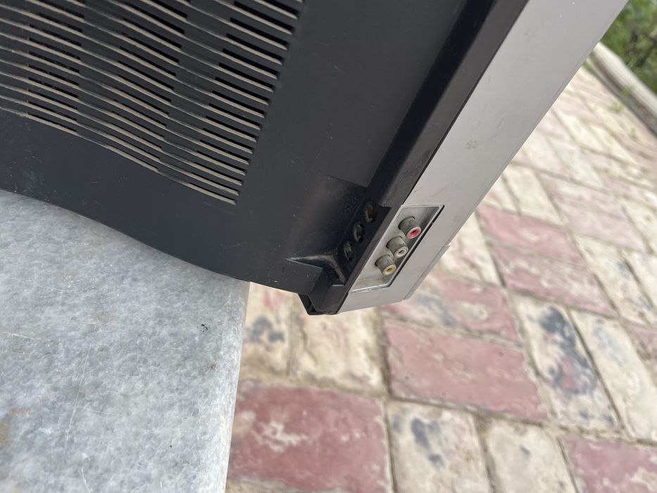 Телевизор в рабочем состояний, хороший