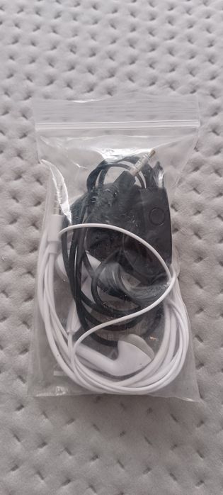 Продам наушники проводные