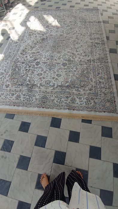 Ковер серый кілем