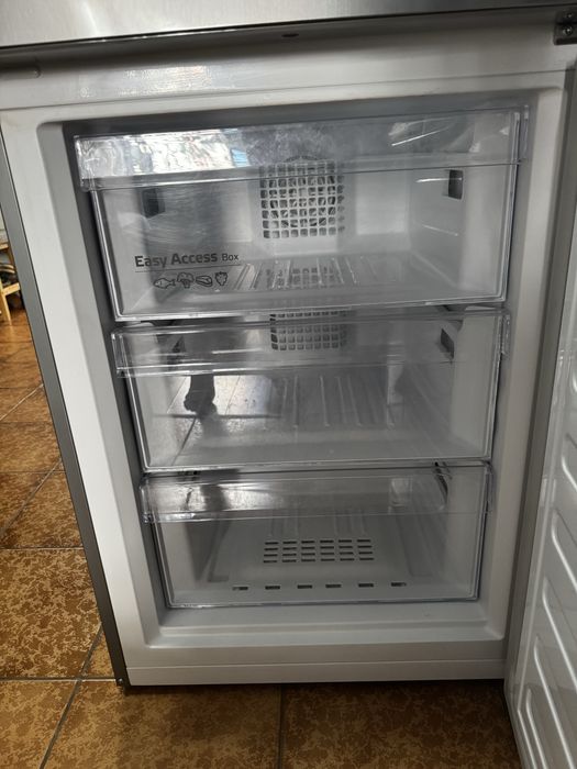 Combina frigorifica Arctic AK60406NFMT++
