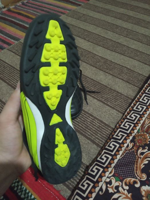 Fotbol uchun oyoq kiyim