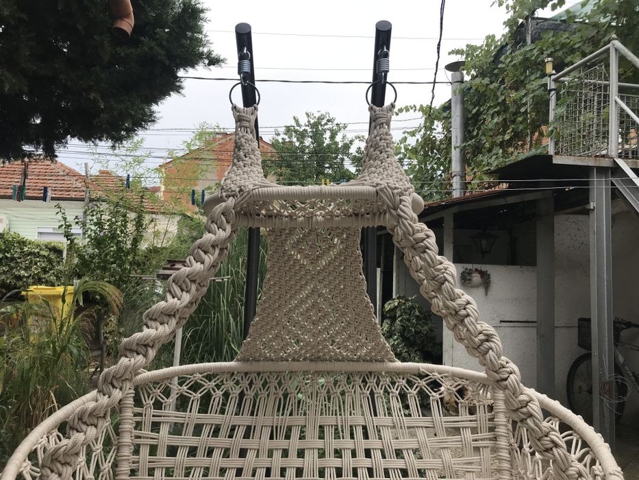 Люлеещо се кресло за градина