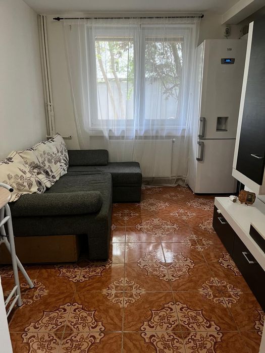 Închiriez apartament 2 camere
