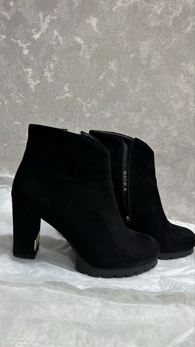 Ботильоны набук в идеальном состоянии