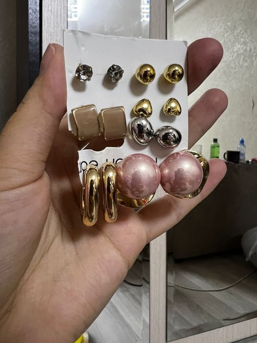 Продам серьги бижутерия