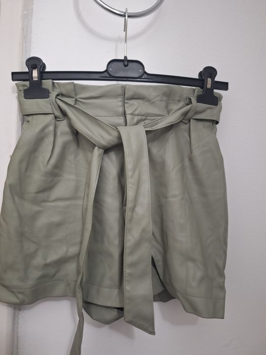 Vând tot ce se vede