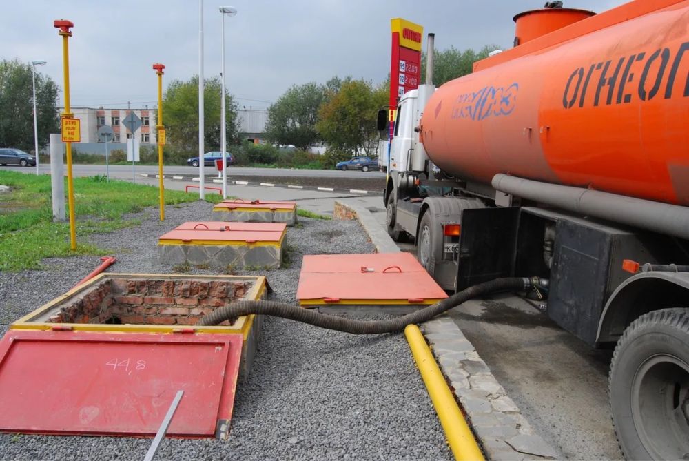 Дизельное топливо . В Астане .