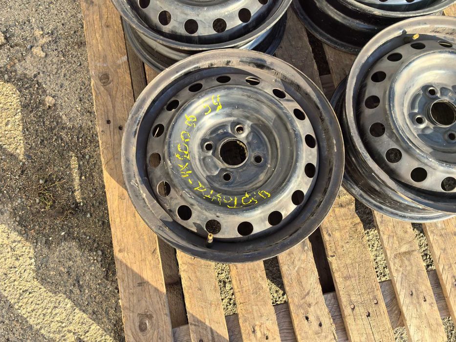 15 цола 4 х 100 мм Тойота / КИЯ / Хюндай / Мазда - 5,5 Инча / ЕТ 45