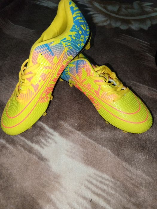 буцы новые в хорошем состоянии 40-размер