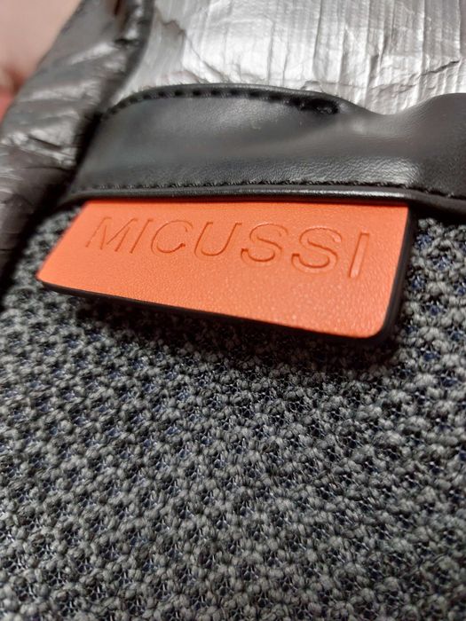 Дамска чанта с уникален дизайн