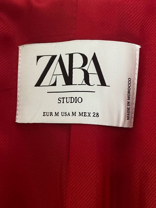 Красное пальто ZARA