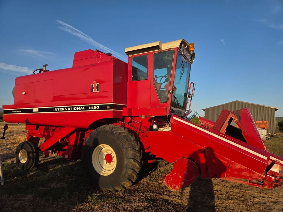 Combina Case-International case-ih 1420