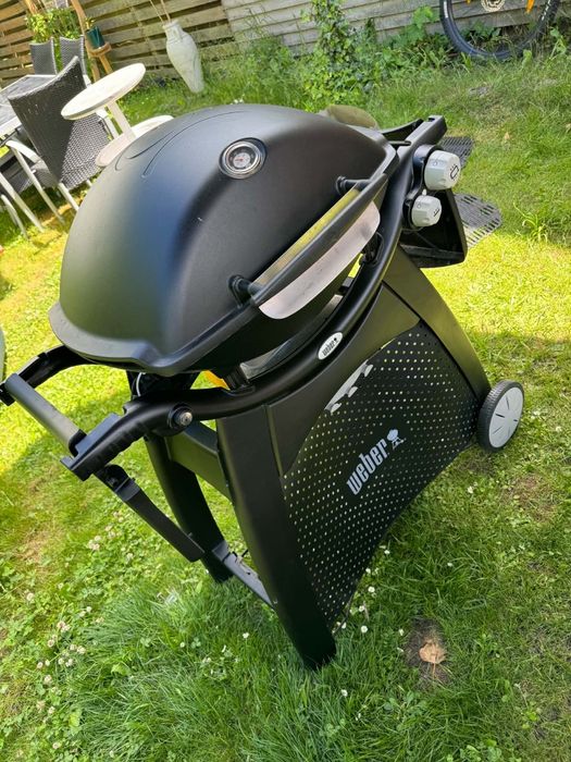 Weber Q3200 full