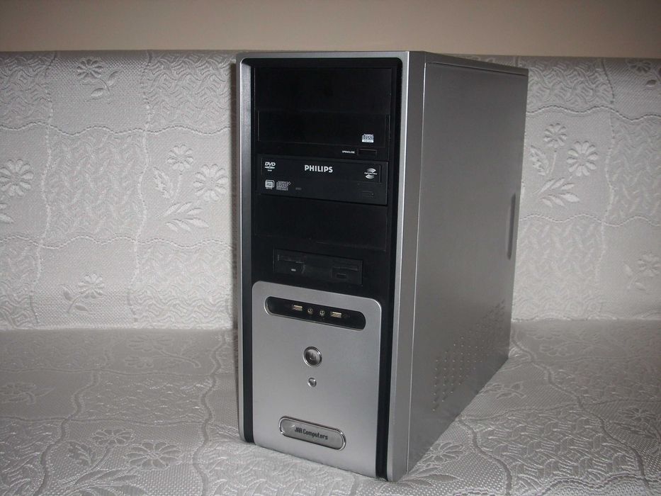 Компютър с "WINDOWS 11"