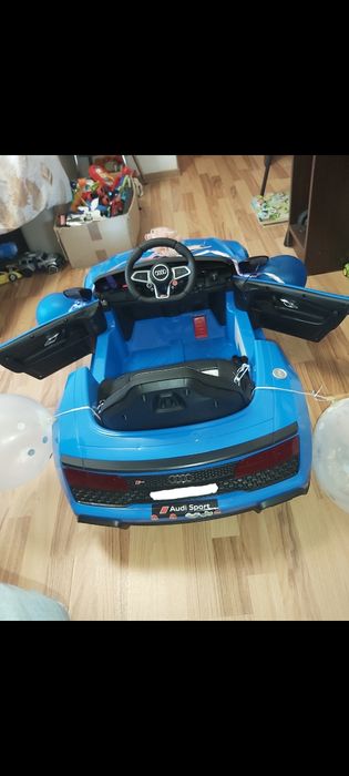 Vând mașinuță electrica