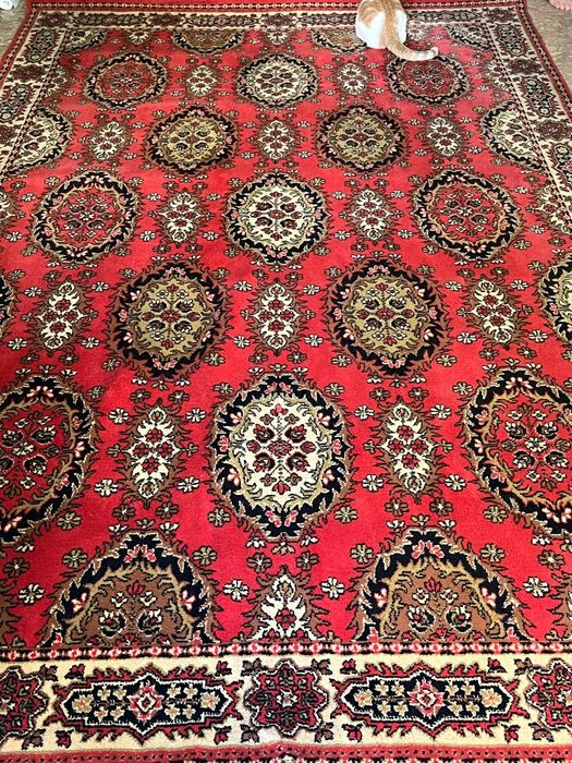 красный ковёр продам