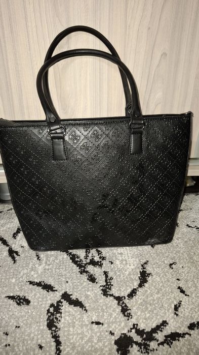 Geanta Guess eleganta