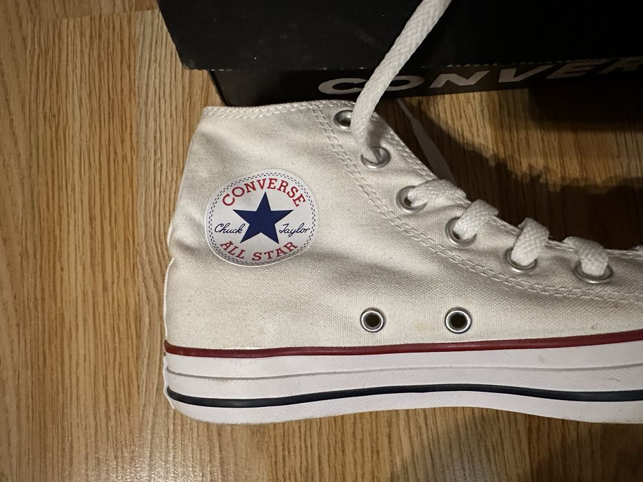Бели кецове Converse