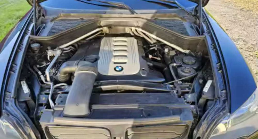 Кори над двигателя/Кора Панели БМВ Е70 BMW E70 X5 под чистачките против пропускливост на вода средна част с гумени уплътнения двигател дюзи