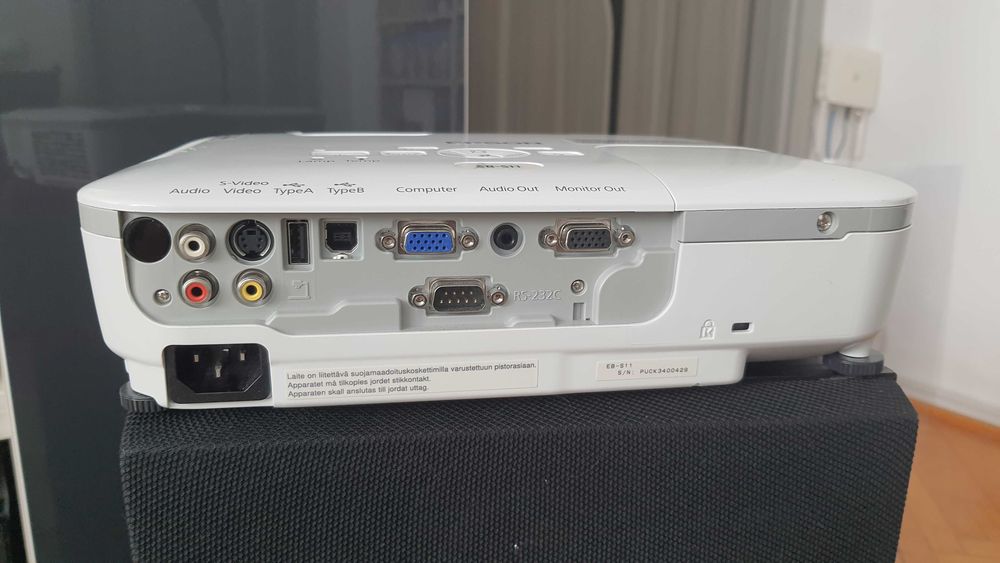 Proiector video Epson EB-S11, ca nou, la cutie
