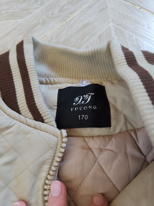 Продам куртку новую