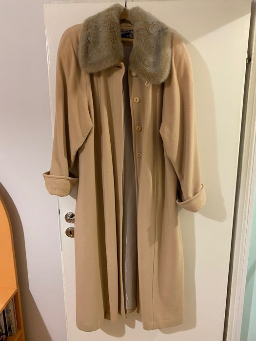 Елегантно дълго палто Zara