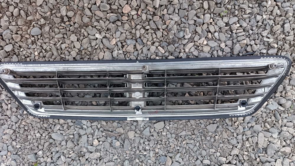 Решетка радиатора toyota mark2