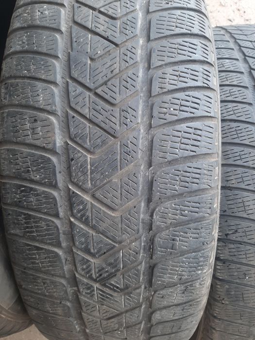 Продам шины 235/55/20 пирелли