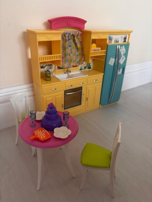 Casa Barbie originala, cu 2 etaje, complet utilata