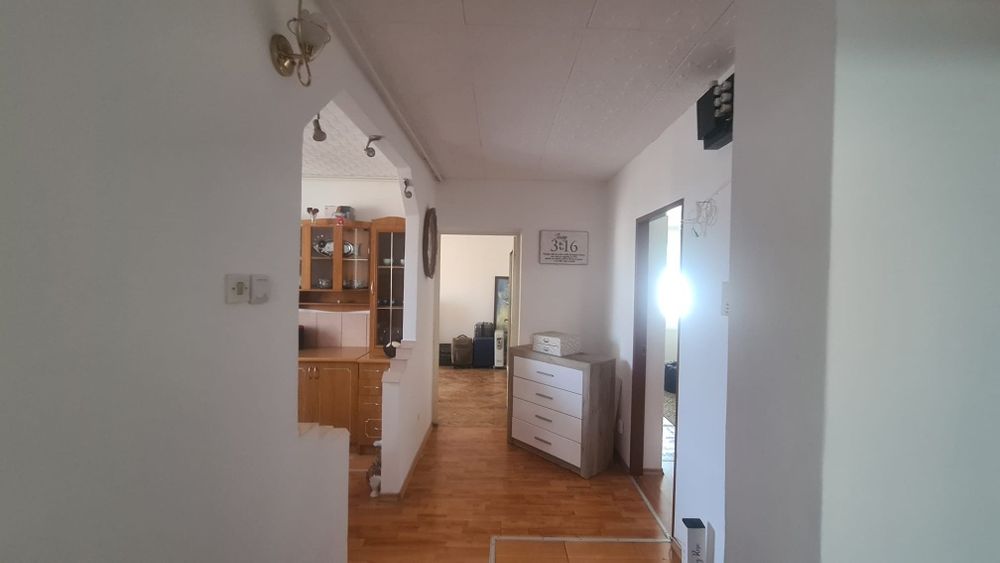 Vînd un apartament în Parcul octogon