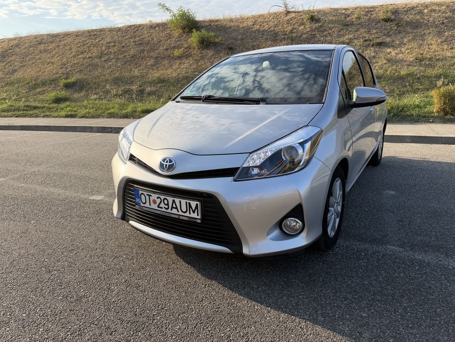Toyota Yaris 1.5 Hybrid REZERVATA