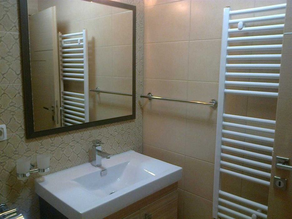 Дава се под наем Двустаен апартамент в Бургас, Братя Миладинови - 53 кв.м за 204 € - Снимка #2