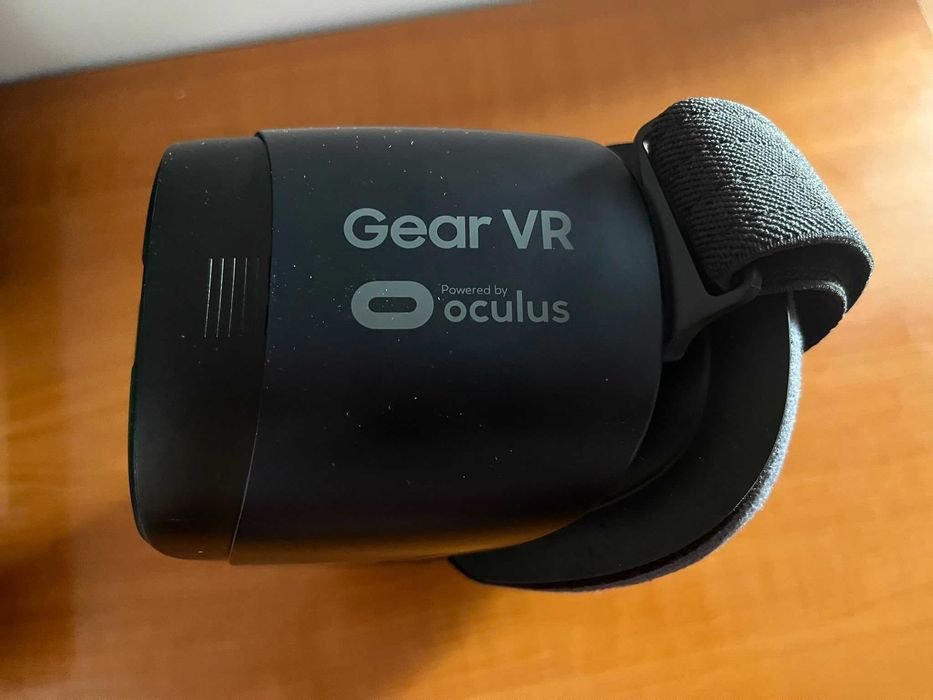 Ochelari VR Samsung Gear VR (SM-R323) Powered by Oculus - Cu cutie originală