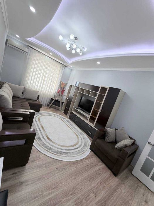 Продаётся 2х комн квартира на 4 этаже Ор-р 5 микрорайон Аура