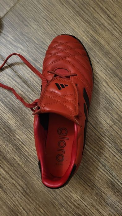 Футболни обувки стоножки Adidas 40,5 номер