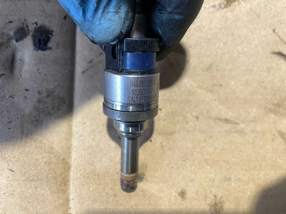 Горивен Инжектор Porsche Cayenne 957 4,8I V8