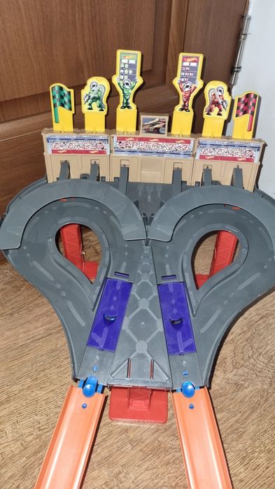 Hot wheels rampa concurs.