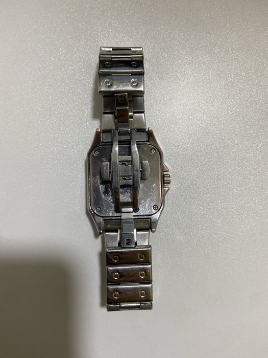 Наручные часы Cartier ,  почти новый ,нет никаких царапинов.