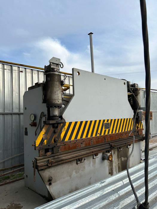 Срочно Продается Листогиб 4 метровый