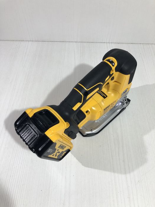 Pendular Dewalt DCS 334
