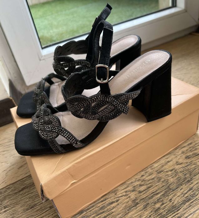 Официални кожени сандали с камъни с удобен ток 39 номер