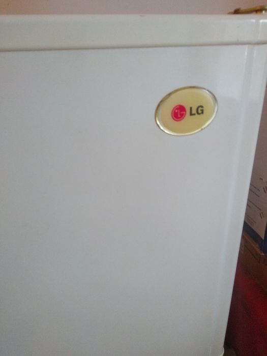 Стиральная машина и холодильник