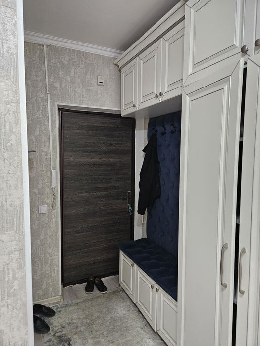 Үш бөлмелі пәтер ұзақ мерзімге жалға беріледі!