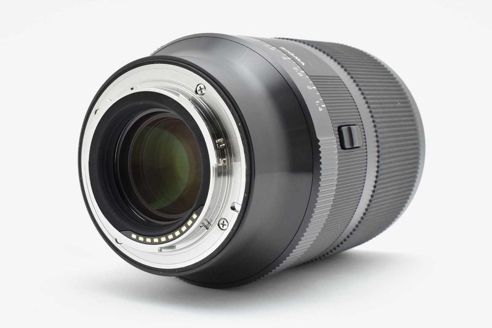 ТОП Sigma 35mm f/1.4 DG DN Art Sony FE обектив като нов!