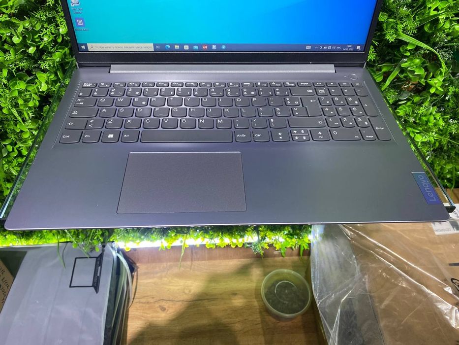 Lenovo core i3-1115G4 ddr4 4/256 SSD holati zor